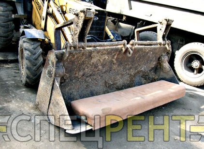 Услуги экскаватора с фронтальным погрузчиком FORD
655 FORD 655